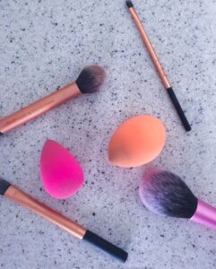 Makeup brushes,Makeup sponges,Beauty tools,Foundation brush vs. sponge,Blending tools