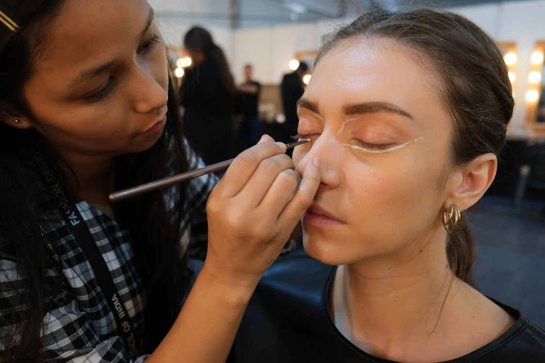 How to Handle Last-Minute Cancellations Like a Pro: Tips for Makeup Artists post thumbnail image