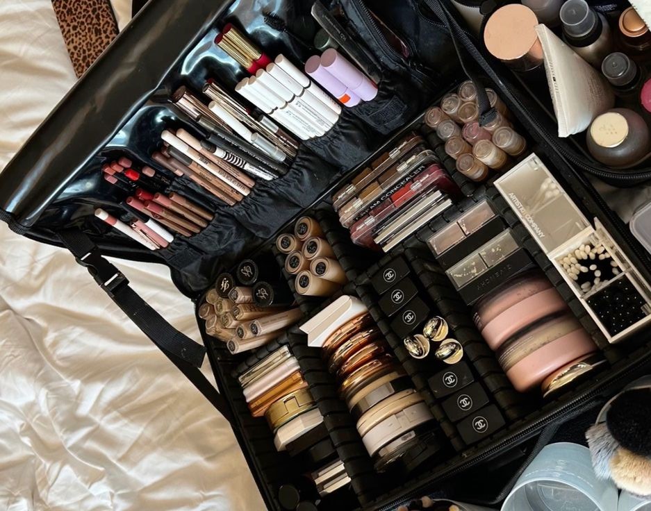 Makeup kit organization,Makeup storage solutions,Best storage for makeup artists,Makeup storage ideas,Makeup artist kit organization,Travel makeup storage,Storage for makeup brushes