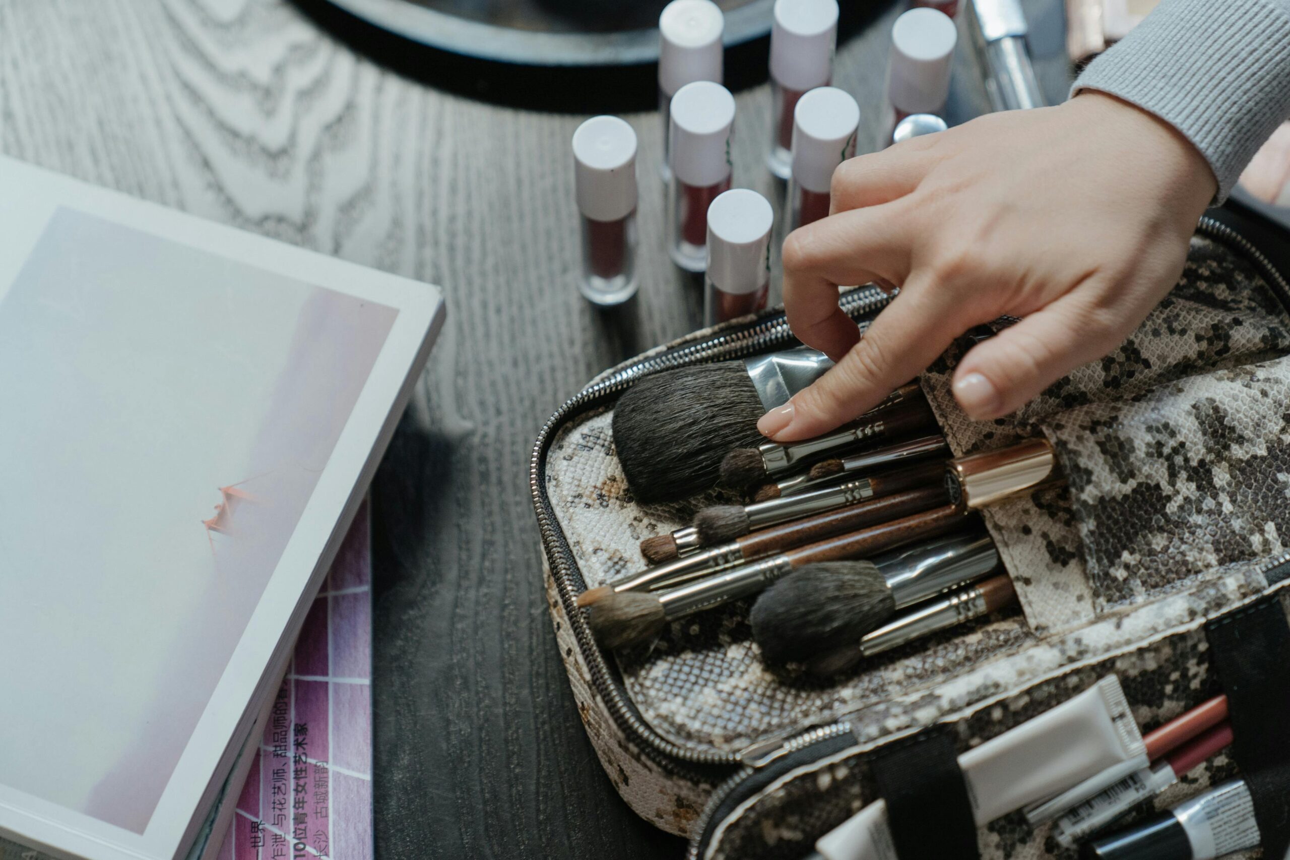 5 Must-Have Multi-Purpose Tools That Save Space in Your Makeup Kit post thumbnail image