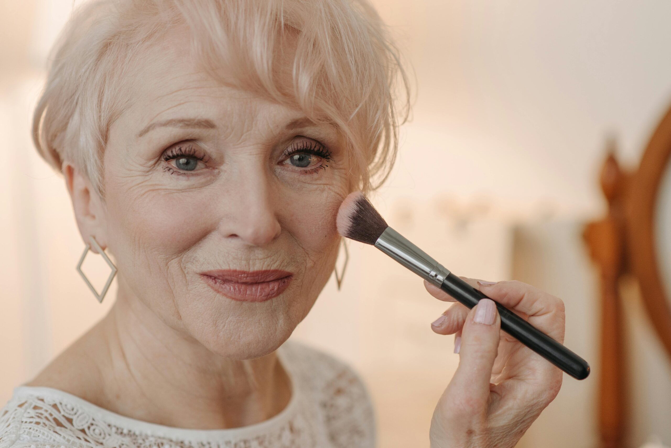 Mature Skin Makeup: How to Achieve a Youthful Glow with the Right Products post thumbnail image