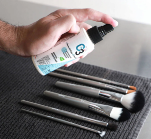 How to sanitize makeup tools,Cleaning makeup brushes,Sanitize makeup tools step-by-step,Makeup hygiene tips,How to clean makeup brushes,Deep cleaning makeup tools,Best way to sanitize makeup tools